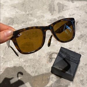 RAY BAN RB4105 BROWN FOLDING WAYFARER